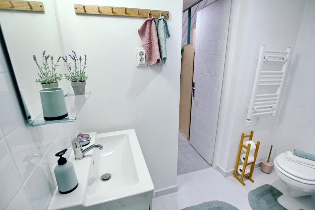 Lovely&Modern Downtown Apartment With Free Parking بودابست المظهر الخارجي الصورة